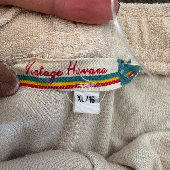 Beach shorts - Picture 2 of 3